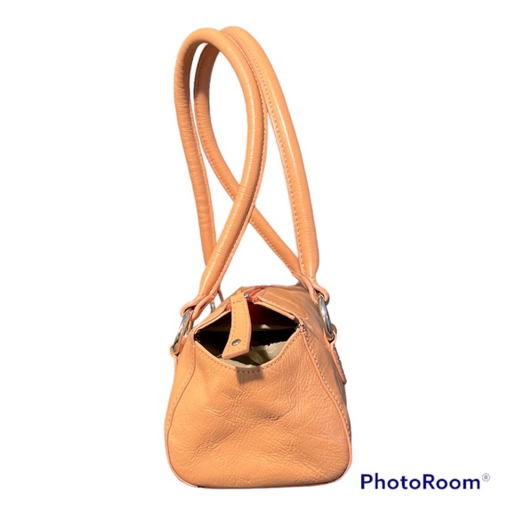 Kenneth Cole Peach Leather Tote Handbag Satchel EUC. - Picture 4 of 10